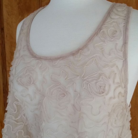 h.i.p. Sheer Raised Applique Racer Back Blouse. L - Picture 2 of 10